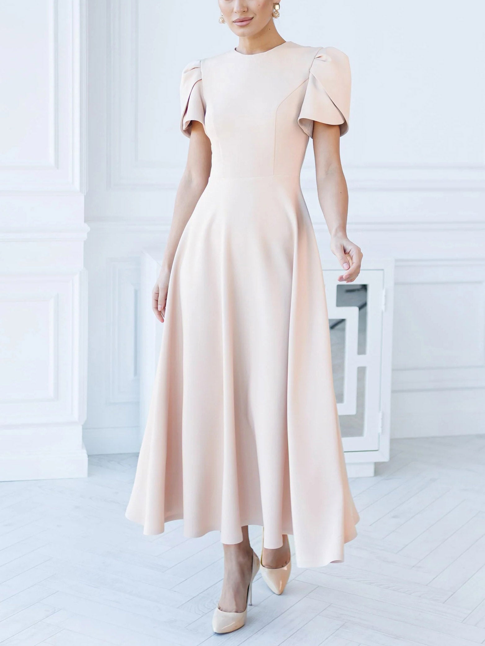 Evelyn & Co.™ |  High-neck Bud Sleeve Midi Dress